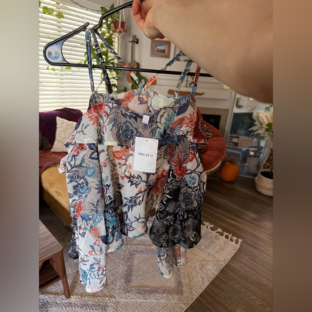 Forever 21 Cold Shoulder Summer Blouse top